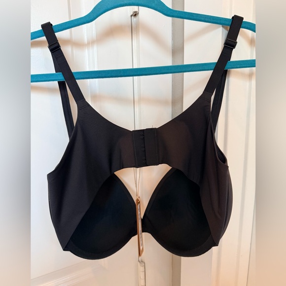 Skims Ultimate Push Up Plunge Bra - Picture 3 of 4